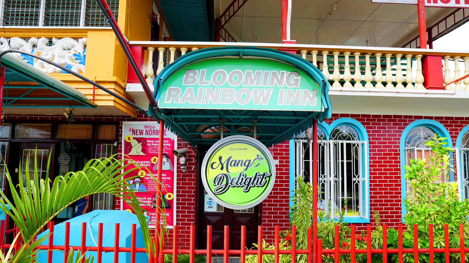 Blooming Rainbow Inn