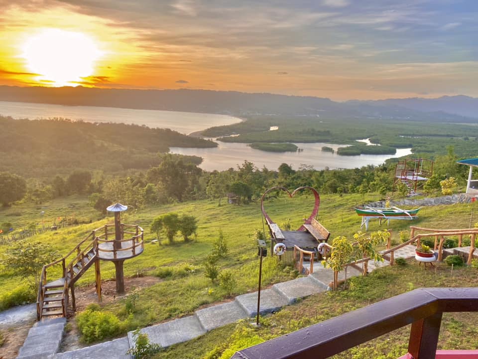 EM'z Bayview Mountain Resort