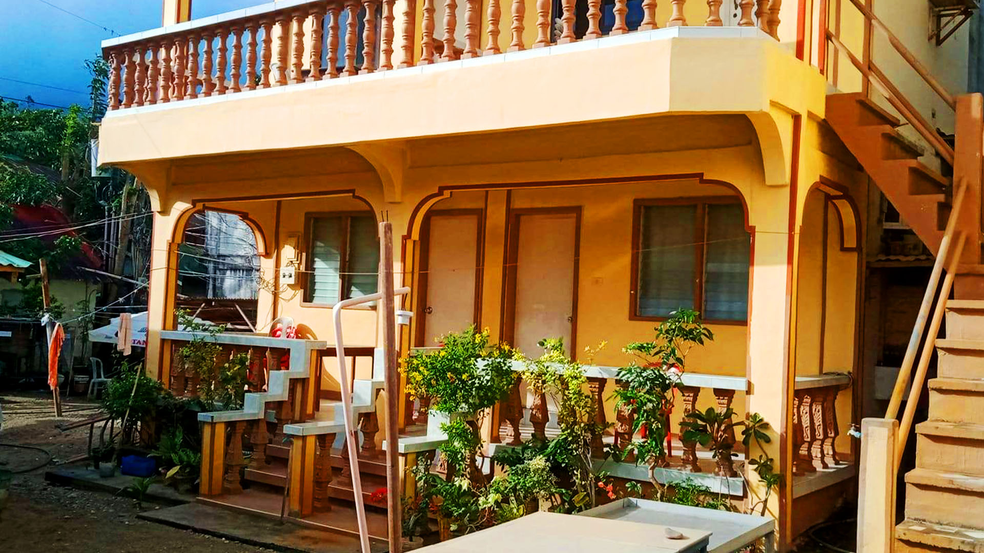 Gallerian Rosie's Inn & Bar