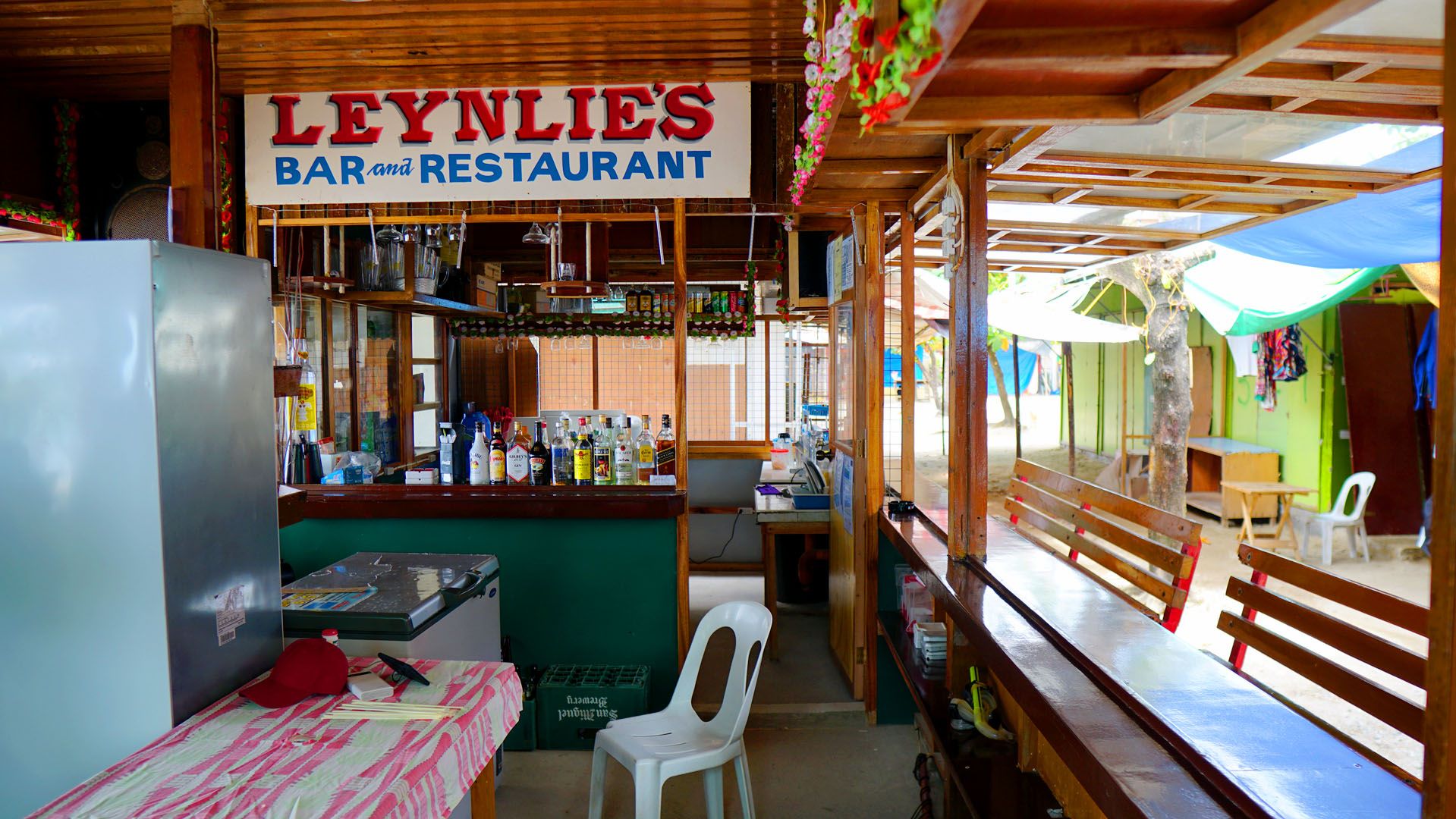 Leynlei's Bar And Restaurant