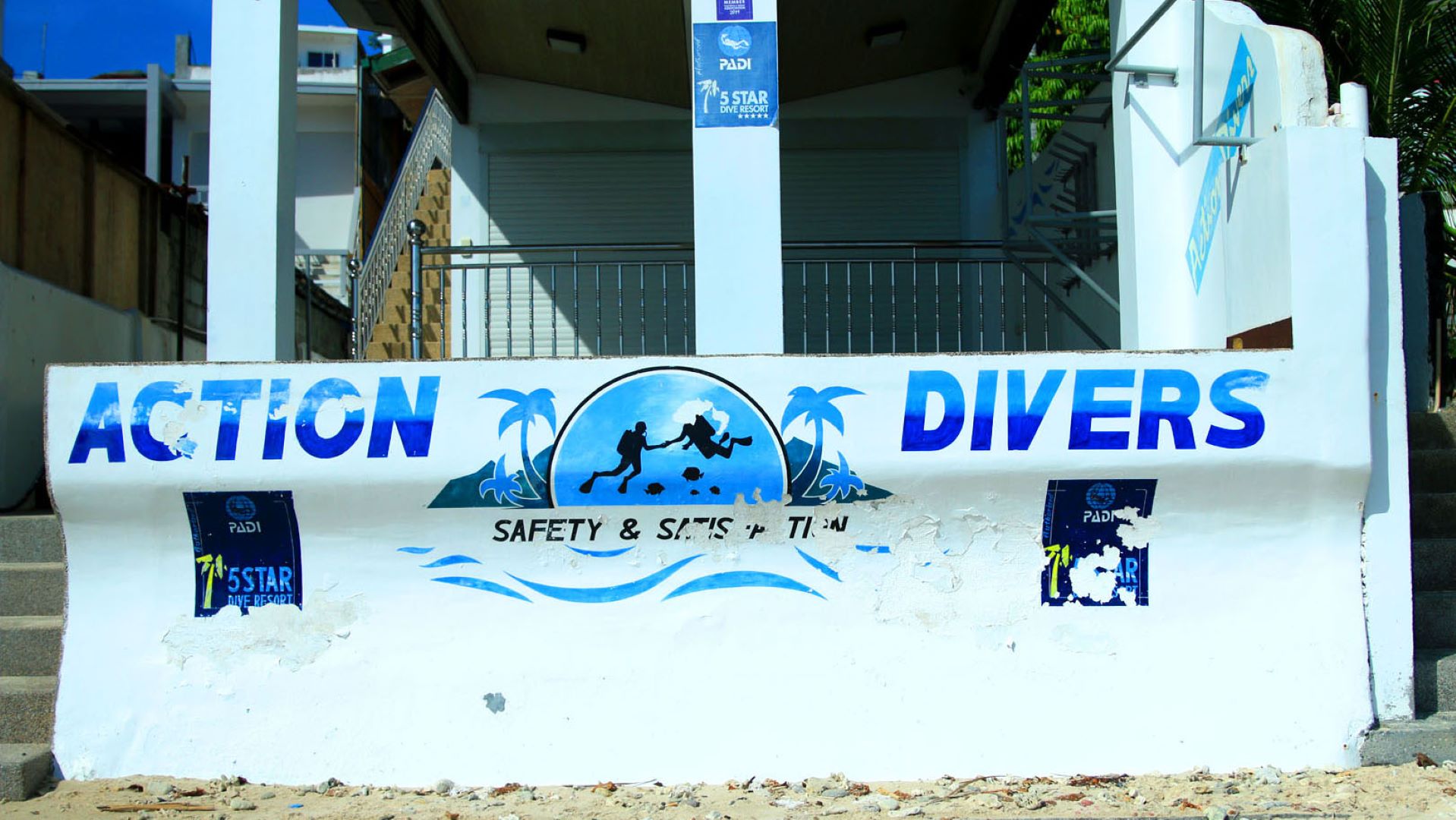 Action Divers