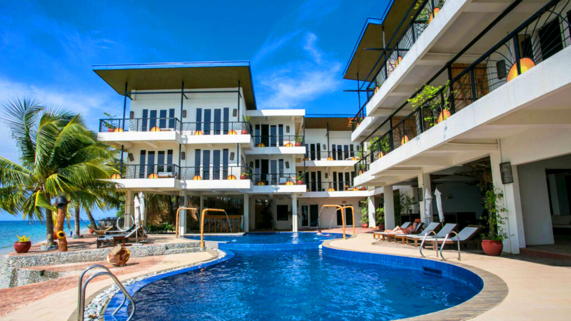 Sunset at Aninuan Dive Shop