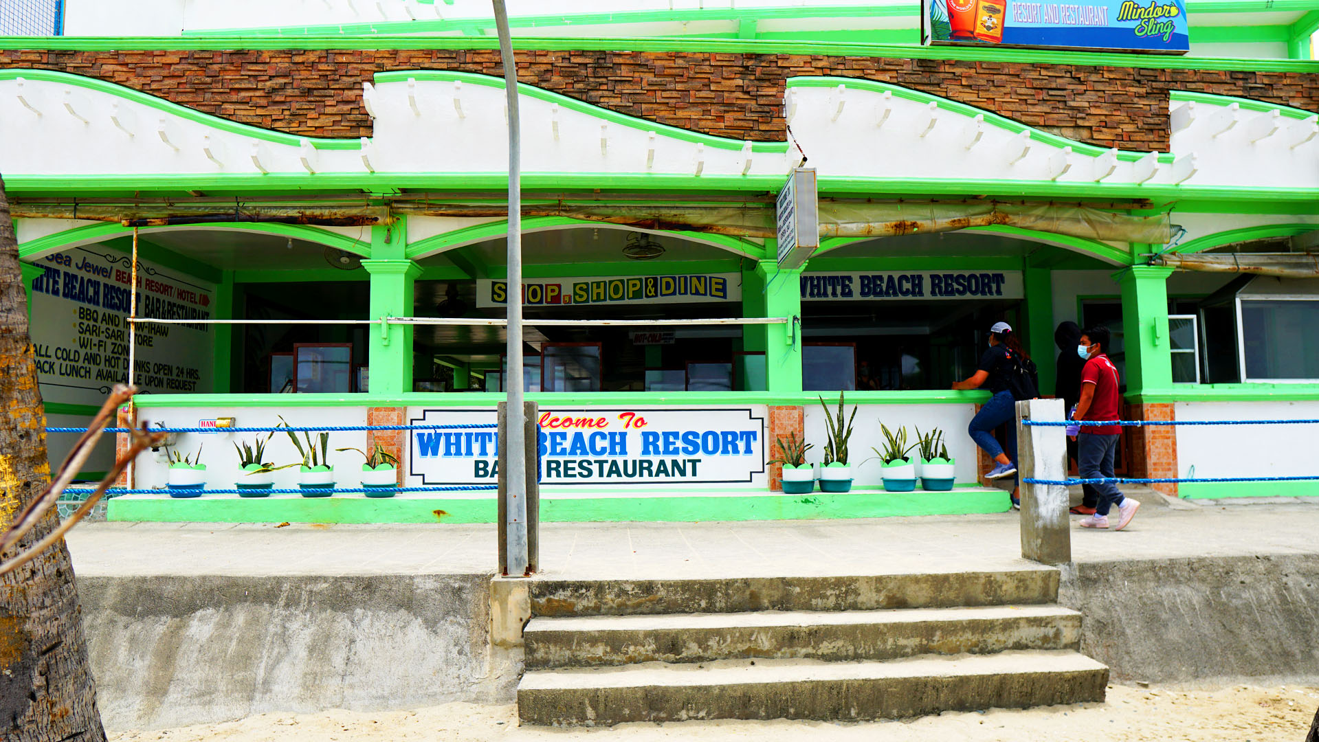 White Beach Resort, Bar and Restaurant